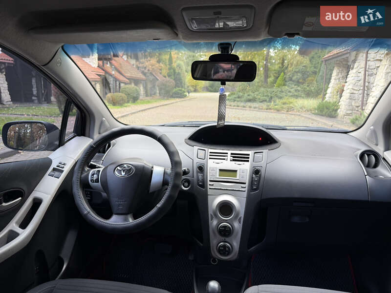 Хэтчбек Toyota Yaris 2006 в Львове