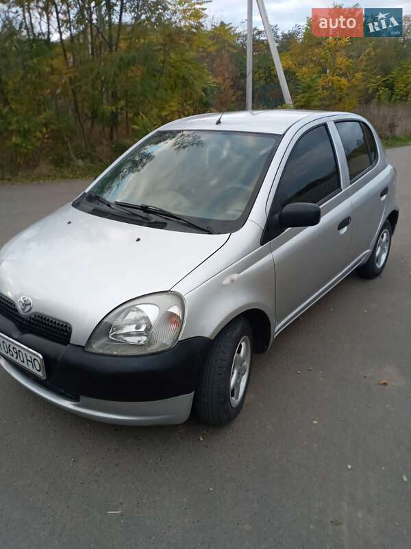 Toyota Yaris 2000