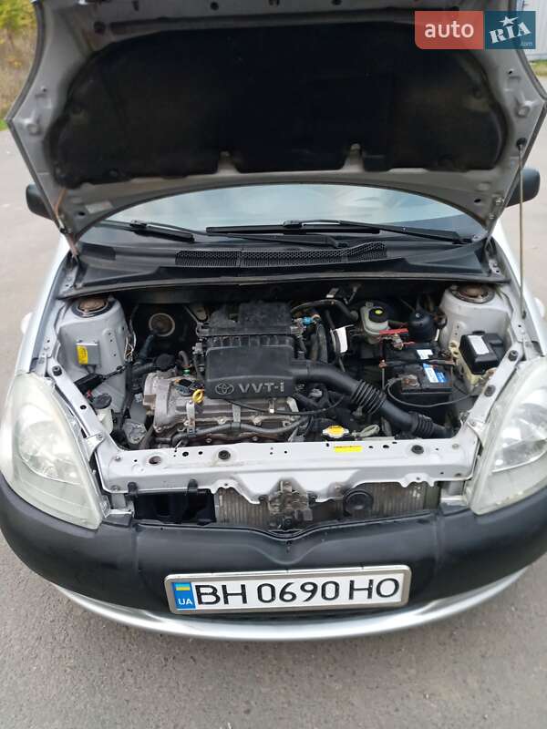 Хетчбек Toyota Yaris 2000 в Одесі
