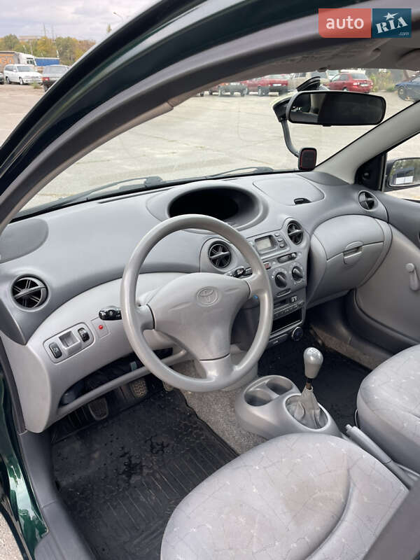 Хетчбек Toyota Yaris 1999 в Запоріжжі
