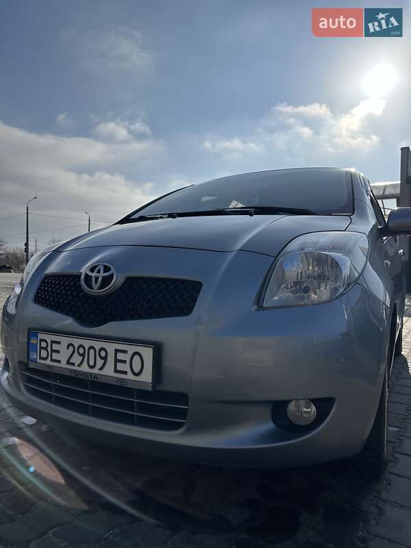 Хэтчбек Toyota Yaris 2007 в Николаеве