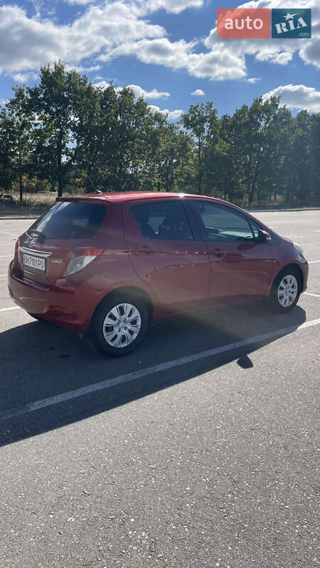Хетчбек Toyota Yaris 2012 в Кропивницькому