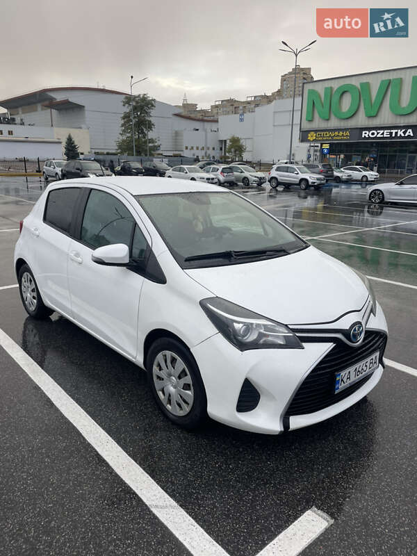 Хэтчбек Toyota Yaris 2015 в Киеве фото 2 Хэтчбек Toyota Yaris 2015 в Киеве