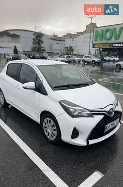 Хетчбек Toyota Yaris 2015 в  фото 2 Хетчбек Toyota Yaris 2015 в