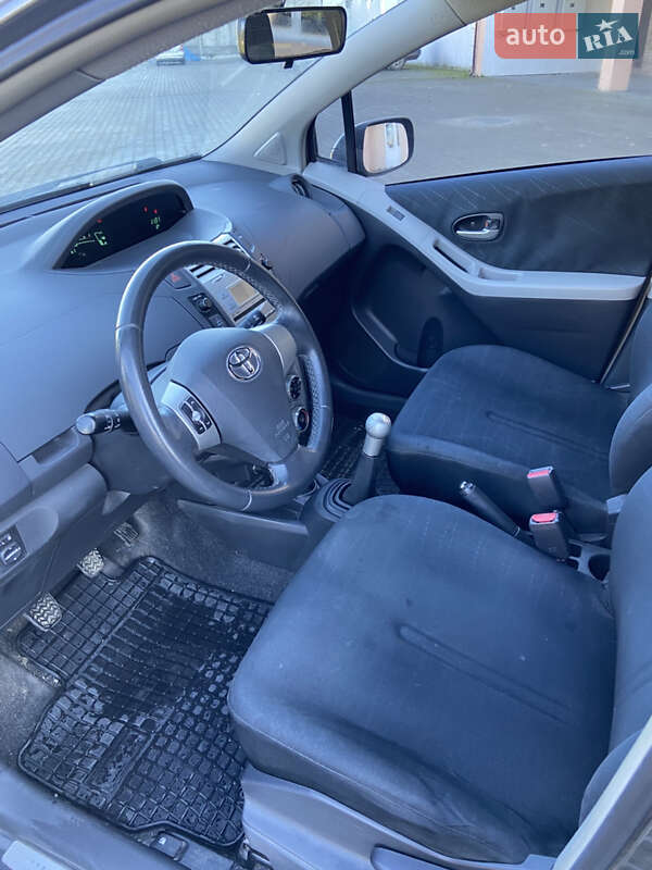 Хэтчбек Toyota Yaris 2008 в Луцке фото 7 Хэтчбек Toyota Yaris 2008 в Луцке