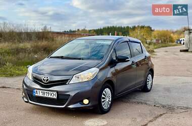 Хэтчбек Toyota Yaris 2012 в Чернигове