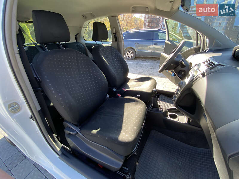 Хетчбек Toyota Yaris 2008 в Львові