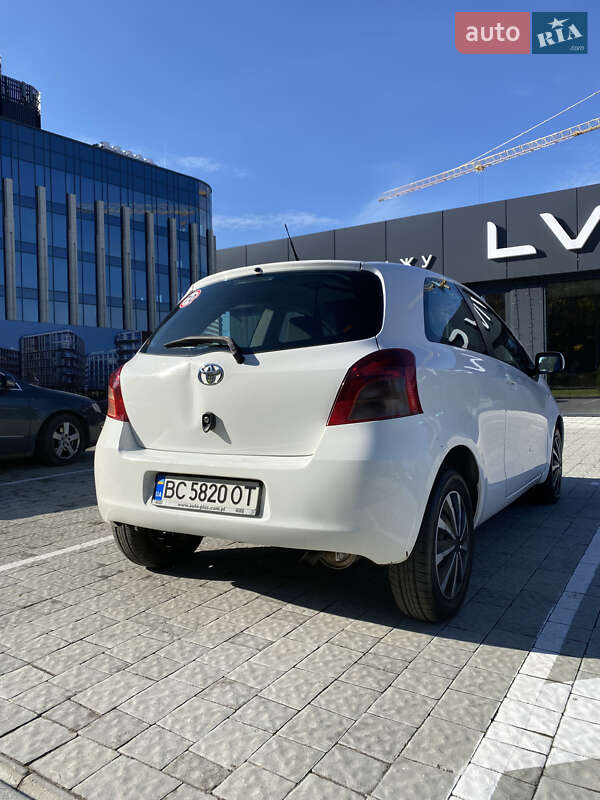 Хетчбек Toyota Yaris 2008 в Львові