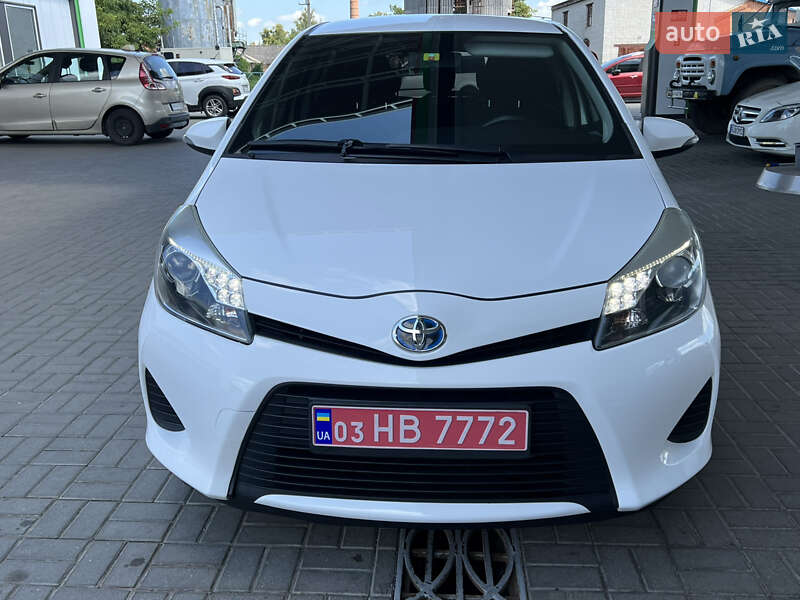 Хэтчбек Toyota Yaris 2014 в Житомире фото 5 Хэтчбек Toyota Yaris 2014 в Житомире