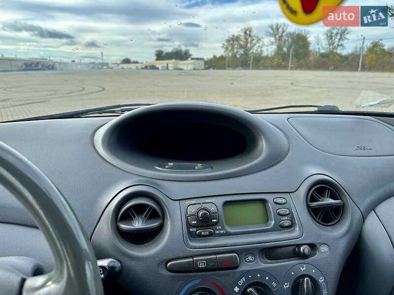 Хэтчбек Toyota Yaris 2001 в Черновцах фото 19 Хэтчбек Toyota Yaris 2001 в Черновцах
