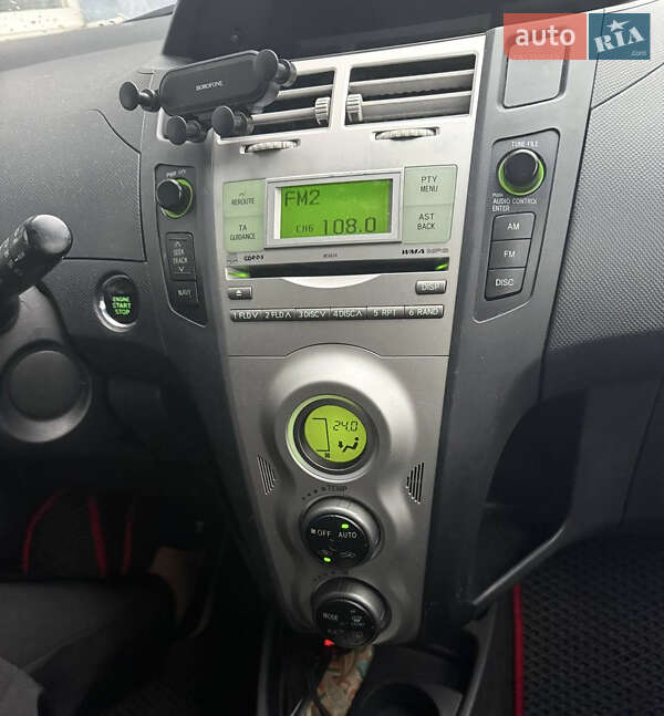 Хетчбек Toyota Yaris 2006 в Львові