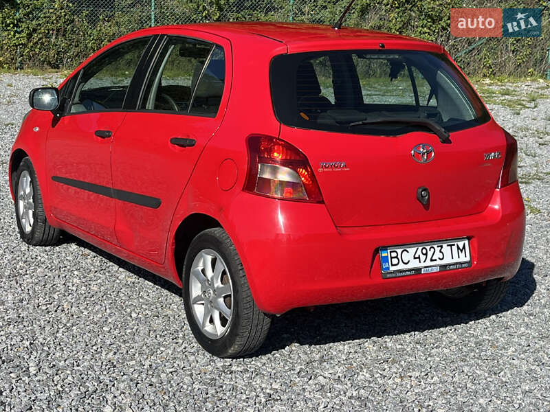 Седан Toyota Yaris 2007 в Львове