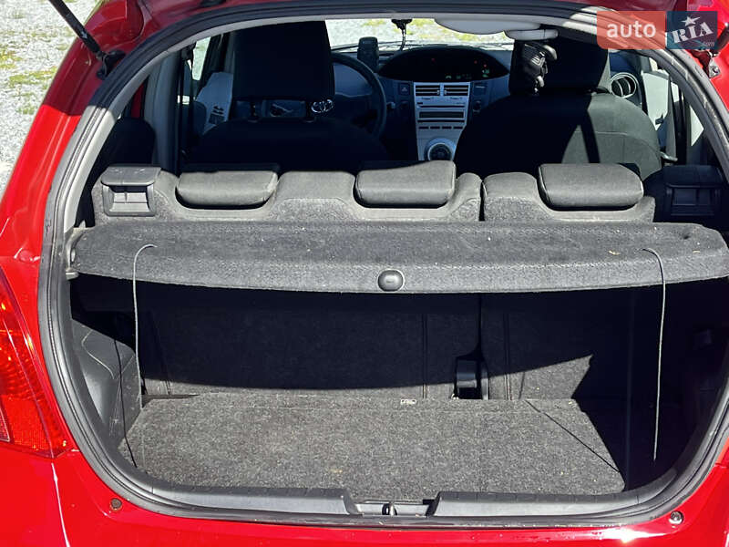 Седан Toyota Yaris 2007 в Львове