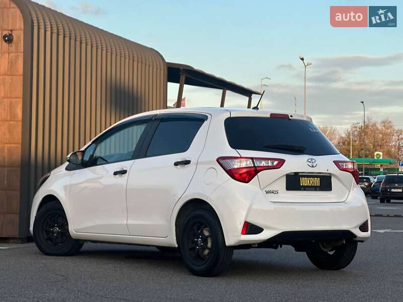 Хэтчбек Toyota Yaris 2018 в Киеве