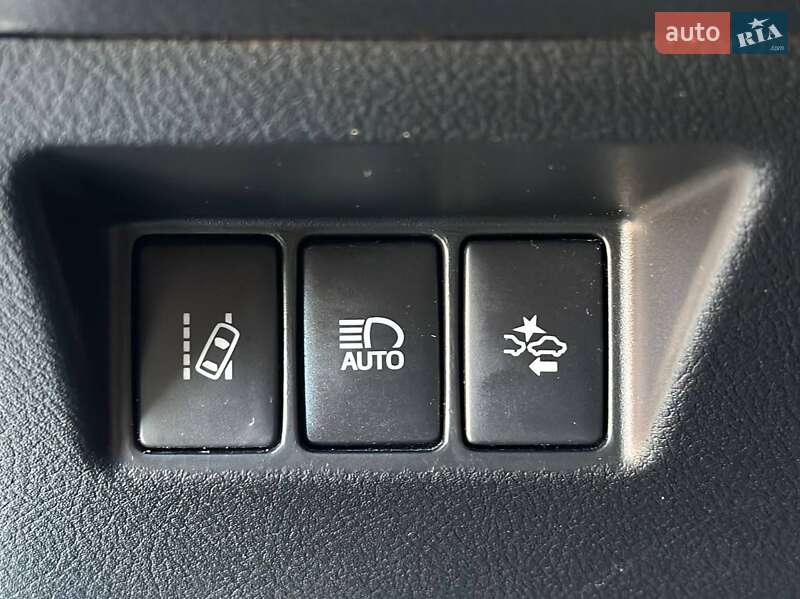 Хэтчбек Toyota Yaris 2018 в Киеве