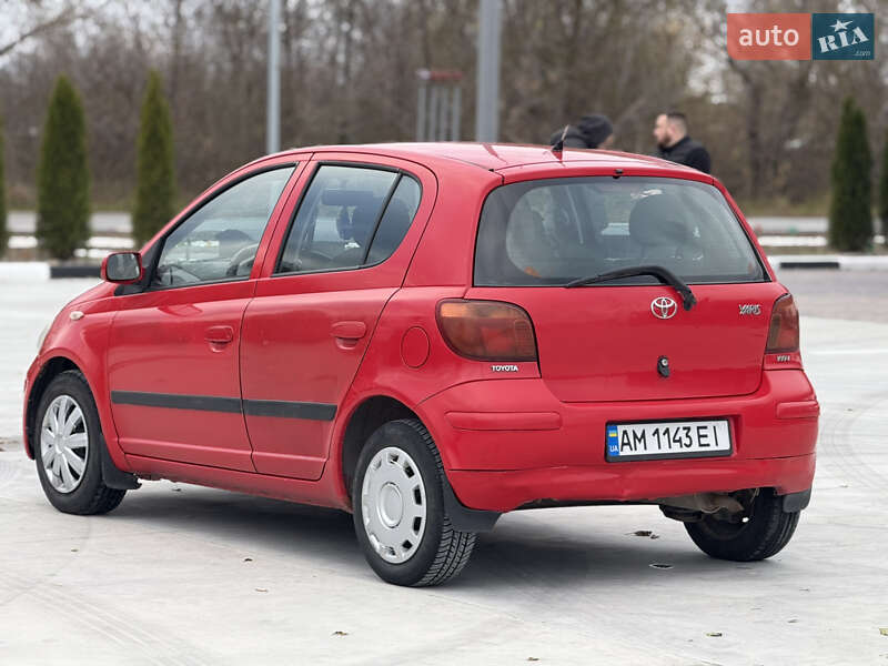 Хэтчбек Toyota Yaris 2003 в Звягеле