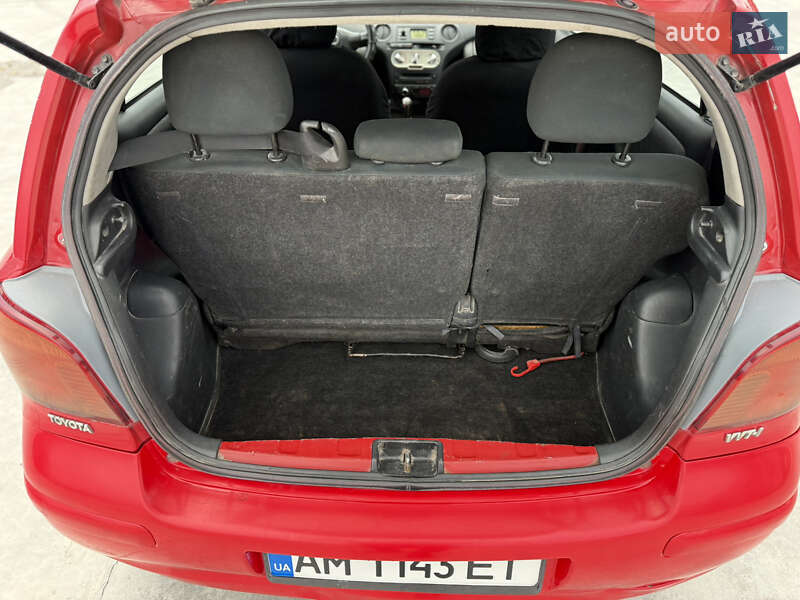 Хэтчбек Toyota Yaris 2003 в Звягеле