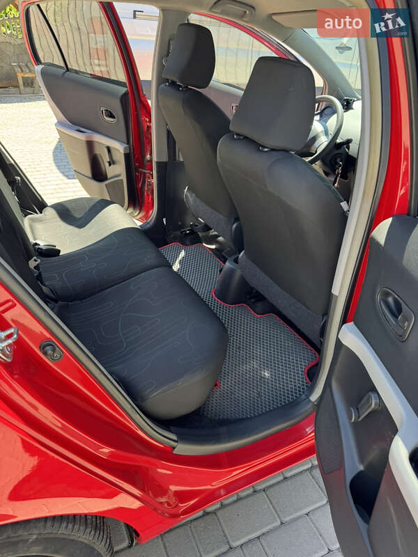 Седан Toyota Yaris 2011 в Хотине фото 10 Седан Toyota Yaris 2011 в Хотине