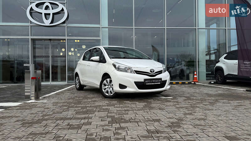 Хэтчбек Toyota Yaris 2012 в Ровно