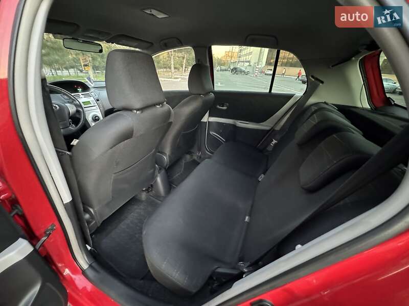 Хэтчбек Toyota Yaris 2008 в Одессе