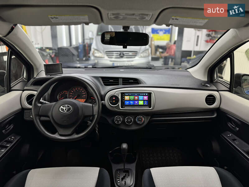 Хэтчбек Toyota Yaris 2013 в Черновцах фото 21 Хэтчбек Toyota Yaris 2013 в Черновцах