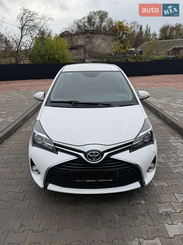 Хэтчбек Toyota Yaris 2015 в Одессе