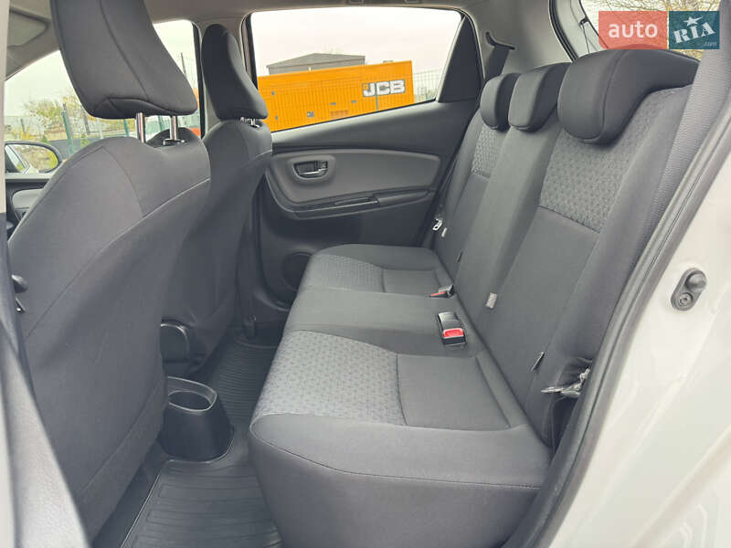 Хэтчбек Toyota Yaris 2015 в Одессе