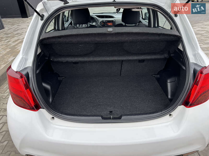 Хэтчбек Toyota Yaris 2015 в Одессе