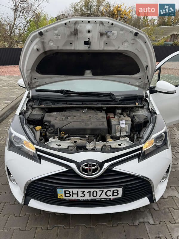 Хэтчбек Toyota Yaris 2015 в Одессе
