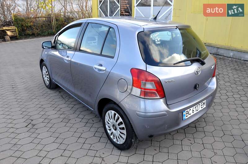 Хетчбек Toyota Yaris 2010 в Львові