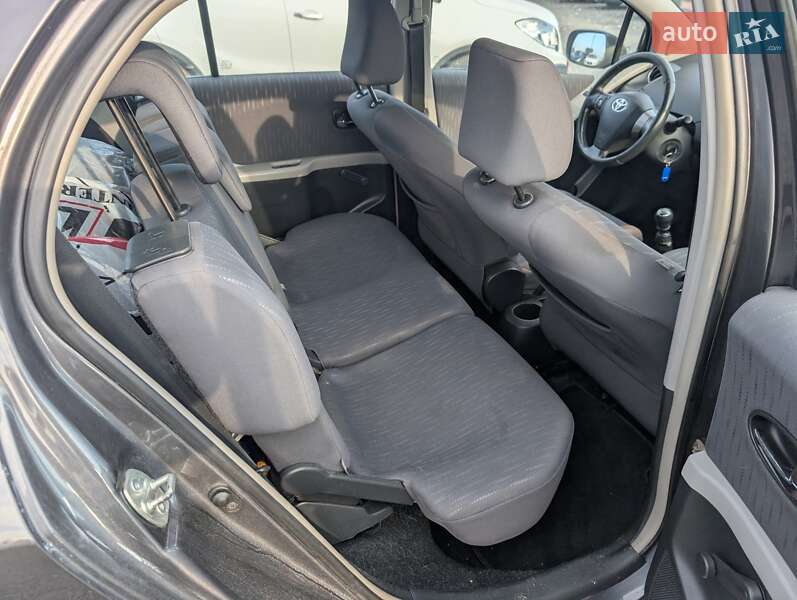 Хетчбек Toyota Yaris 2009 в Рівному