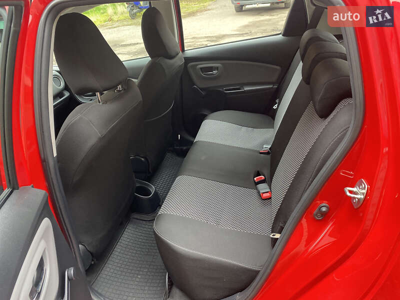 Хэтчбек Toyota Yaris 2015 в Николаеве