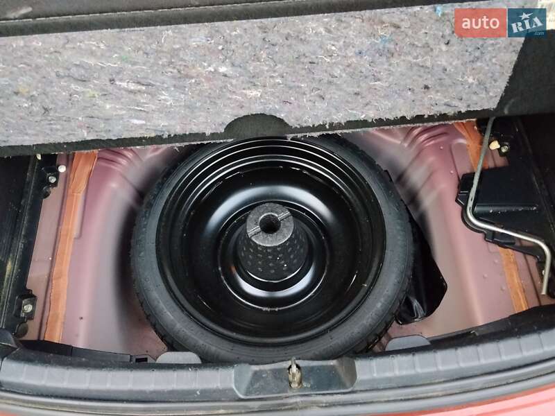 Хетчбек Toyota Yaris 2011 в Львові