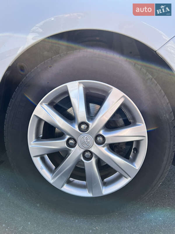 Хэтчбек Toyota Yaris 2014 в Львове фото 26 Хэтчбек Toyota Yaris 2014 в Львове