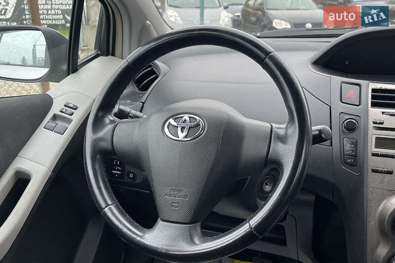 Хетчбек Toyota Yaris 2011 в Стрию фото 17 Хетчбек Toyota Yaris 2011 в Стрию