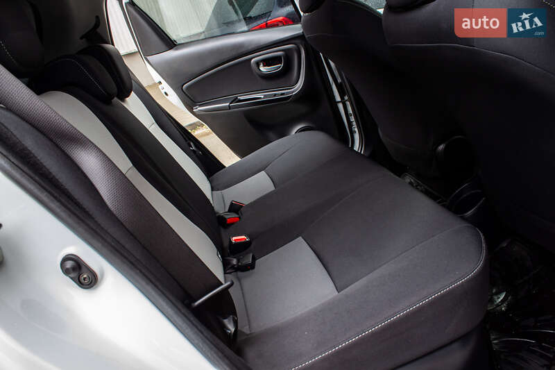 Хэтчбек Toyota Yaris 2017 в Львове фото 37 Хэтчбек Toyota Yaris 2017 в Львове