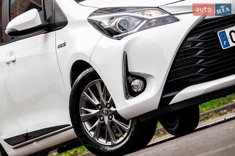 Хэтчбек Toyota Yaris 2017 в Львове фото 12 Хэтчбек Toyota Yaris 2017 в Львове