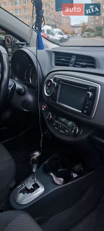 Хэтчбек Toyota Yaris 2012 в Киеве
