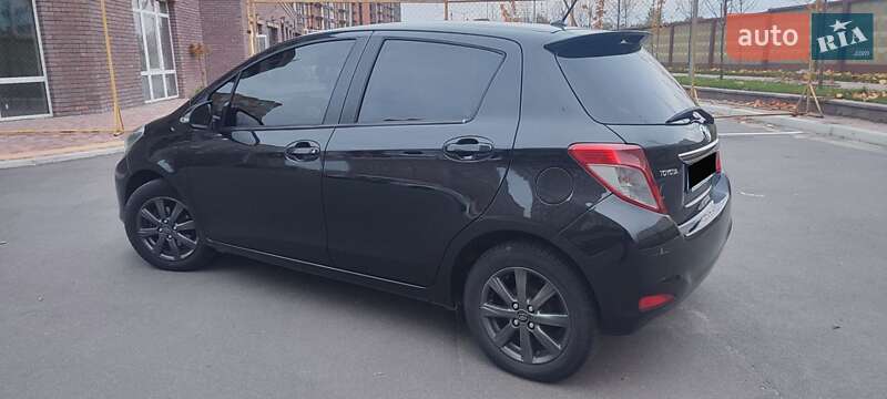 Хэтчбек Toyota Yaris 2012 в Киеве