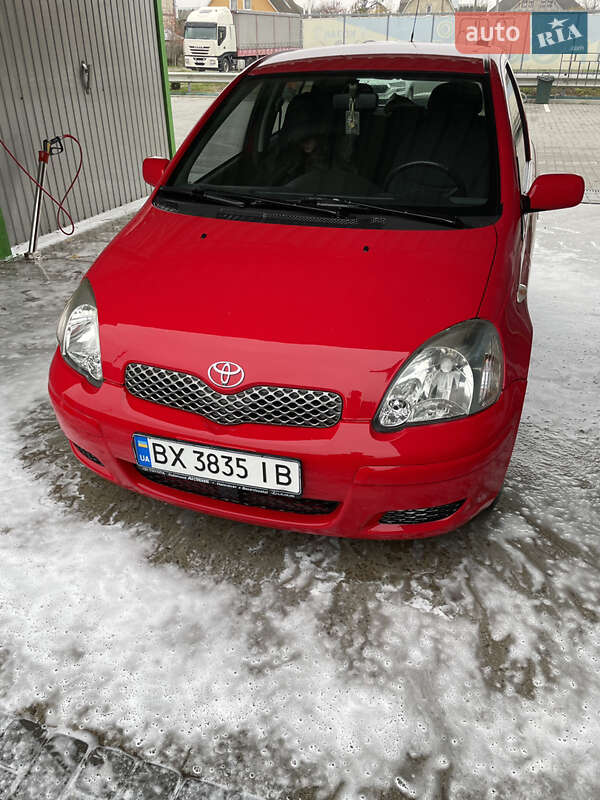 Хэтчбек Toyota Yaris 2004 в Киеве