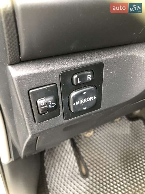 Хэтчбек Toyota Yaris 2008 в Черновцах