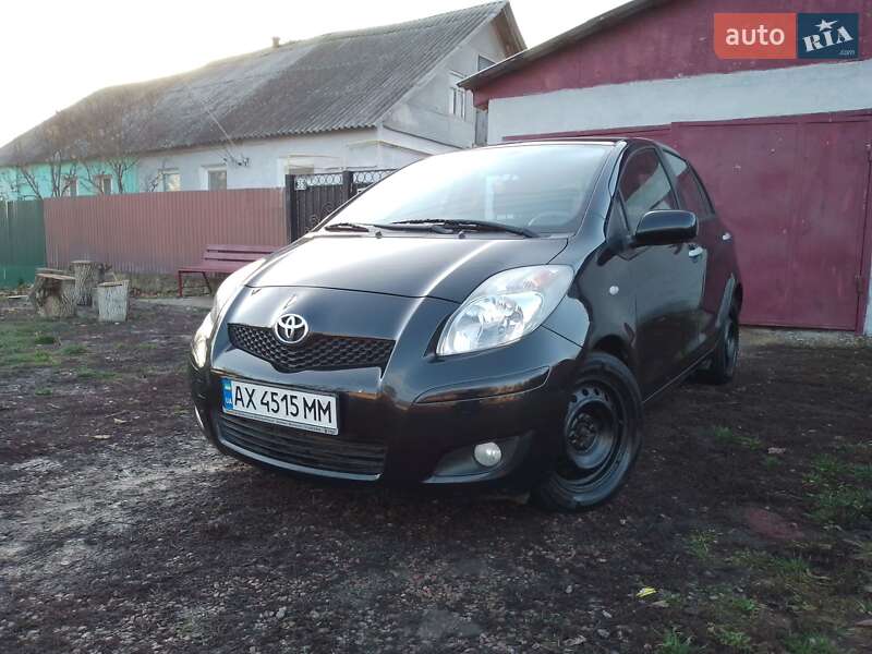 Хэтчбек Toyota Yaris 2010 в Харькове