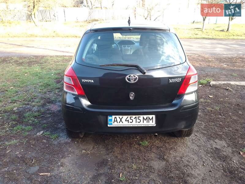 Хэтчбек Toyota Yaris 2010 в Харькове