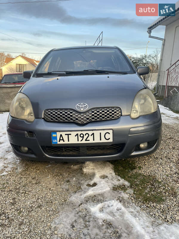 Хэтчбек Toyota Yaris 2005 в Надворной