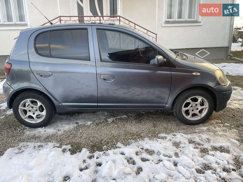 Хэтчбек Toyota Yaris 2005 в Надворной