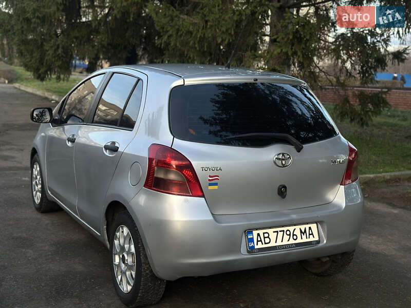 Хэтчбек Toyota Yaris 2007 в Тульчине