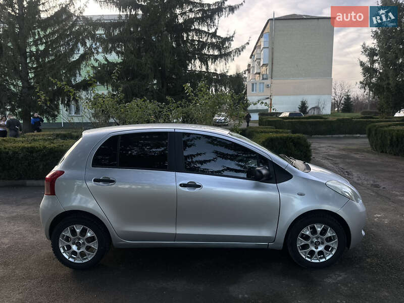 Хэтчбек Toyota Yaris 2007 в Тульчине