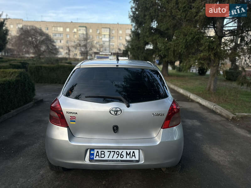 Хэтчбек Toyota Yaris 2007 в Тульчине