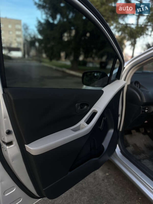 Хэтчбек Toyota Yaris 2007 в Тульчине