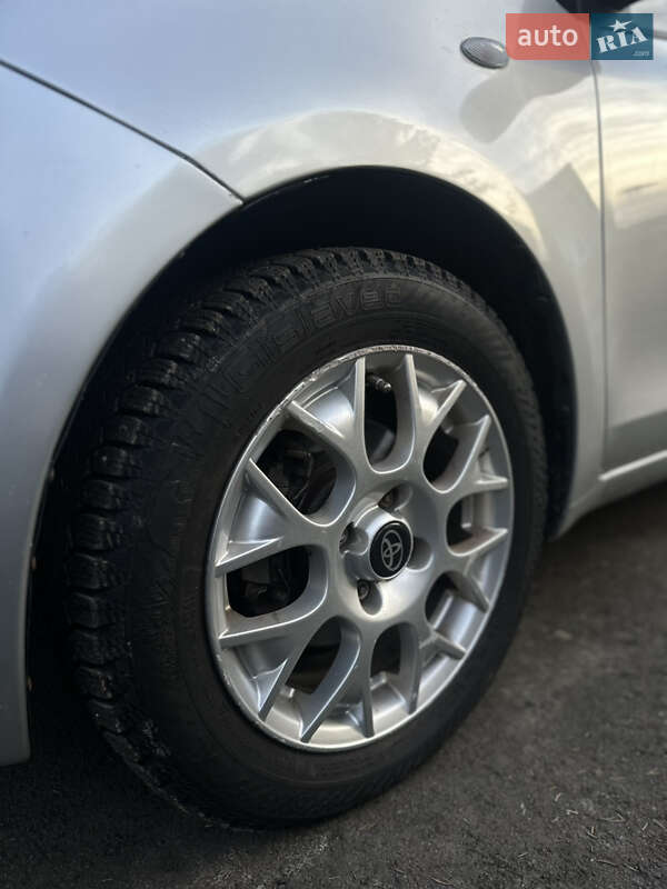 Хэтчбек Toyota Yaris 2007 в Тульчине